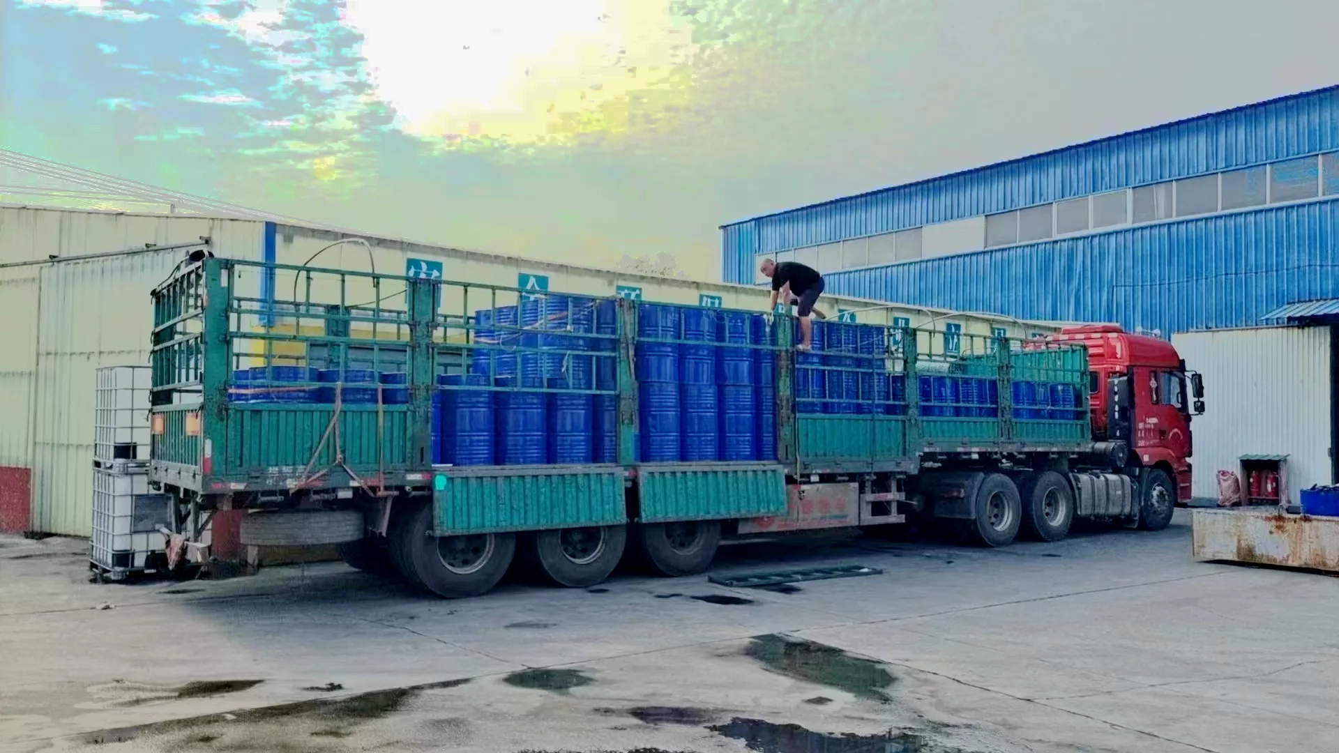 国星中天，中国低温改性沥青环保添加剂，装车出厂
