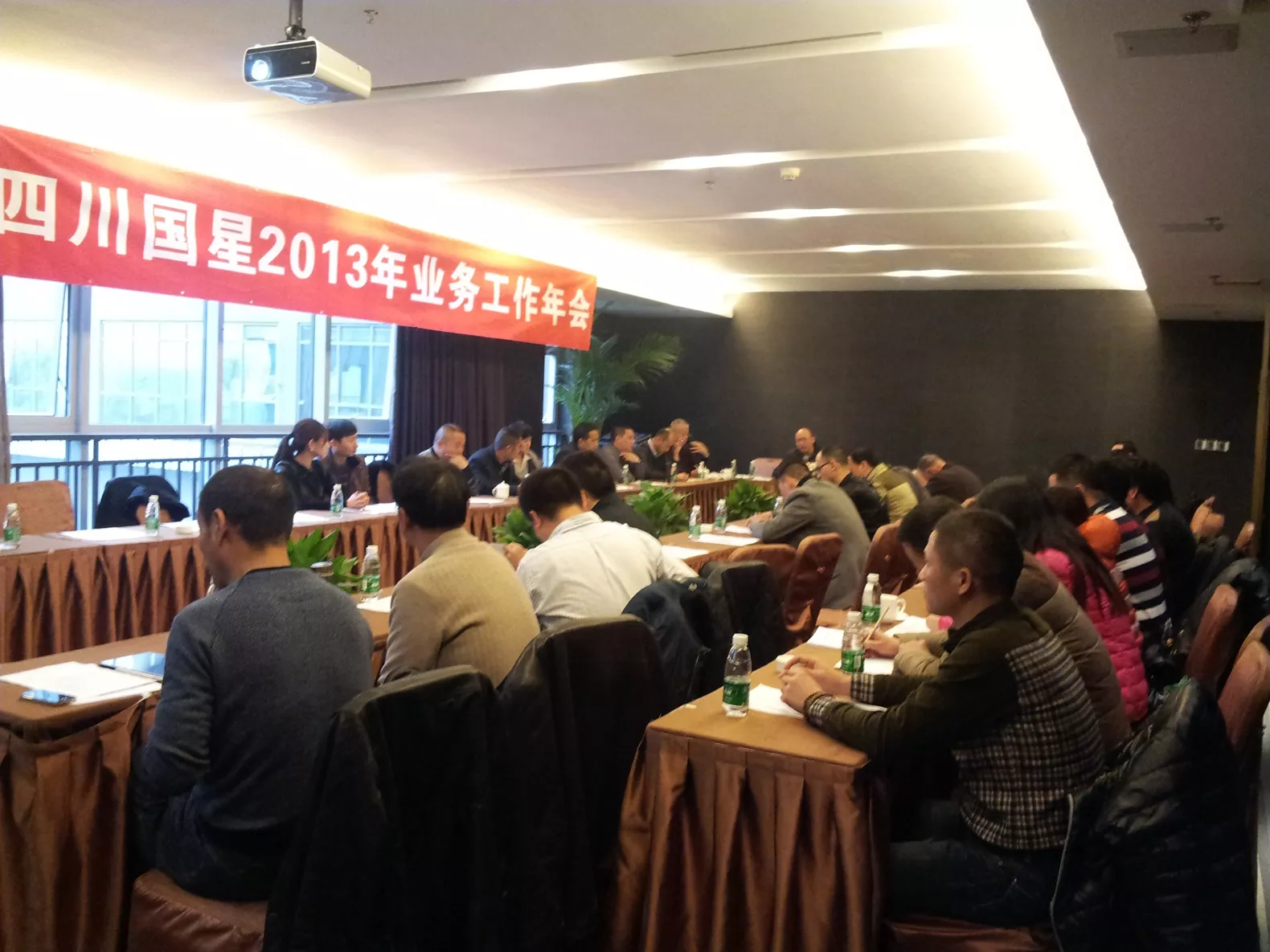 2013年，四川国星公司主打道路低温施工的SMC常温改性沥青业务和SMC低温改性沥青业务，已经推广了整整7年。